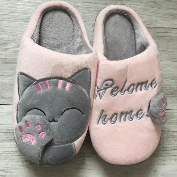 LAST PAIR Women’s Pink Cat Slippers  6-6.5 - Picture 2 of 2